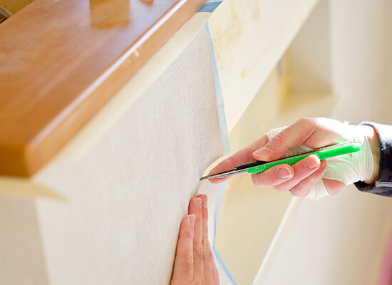 内装を施工している職人